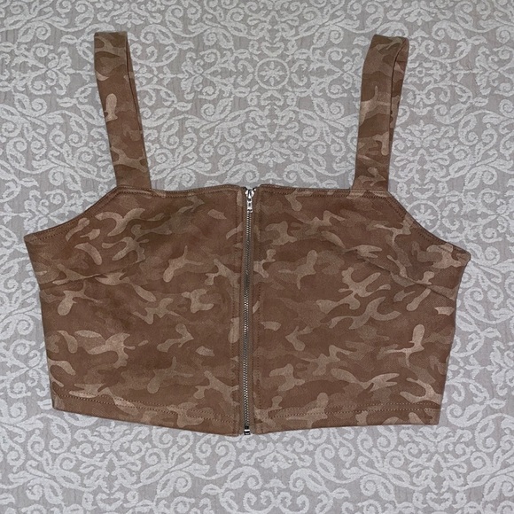 Zip-up Structured Crop Top - Picture 2 of 5